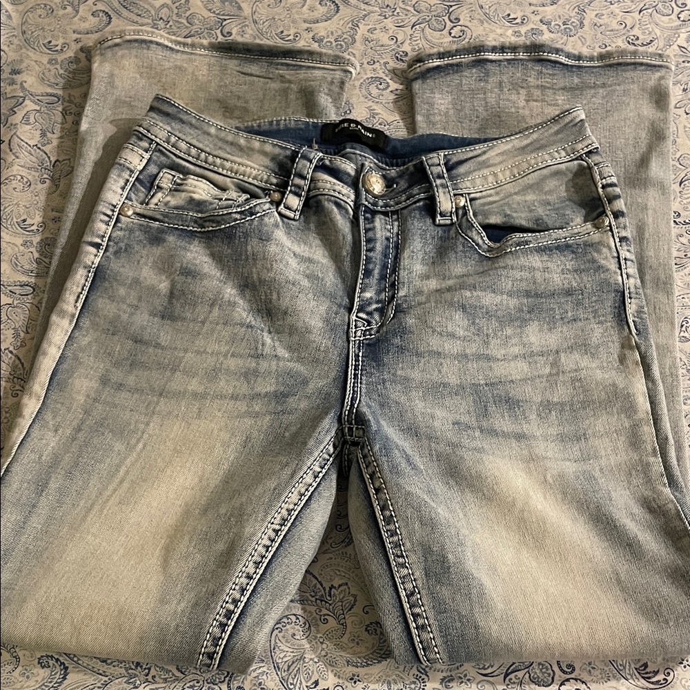 Stylish Women's Light Blue Straight Leg Jeans